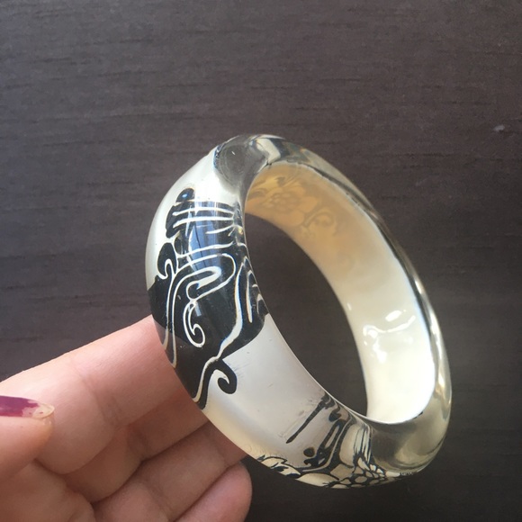 Vintage Retro Lucite Bracelet Bangle black design on cream, stunning quality - Picture 10 of 13